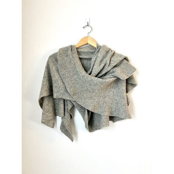 NEW 100% Wool Scarf Wrap Women's Shawl Ruffle Edge Grey Winter Soft Classic Wrap - Picture 7 of 9